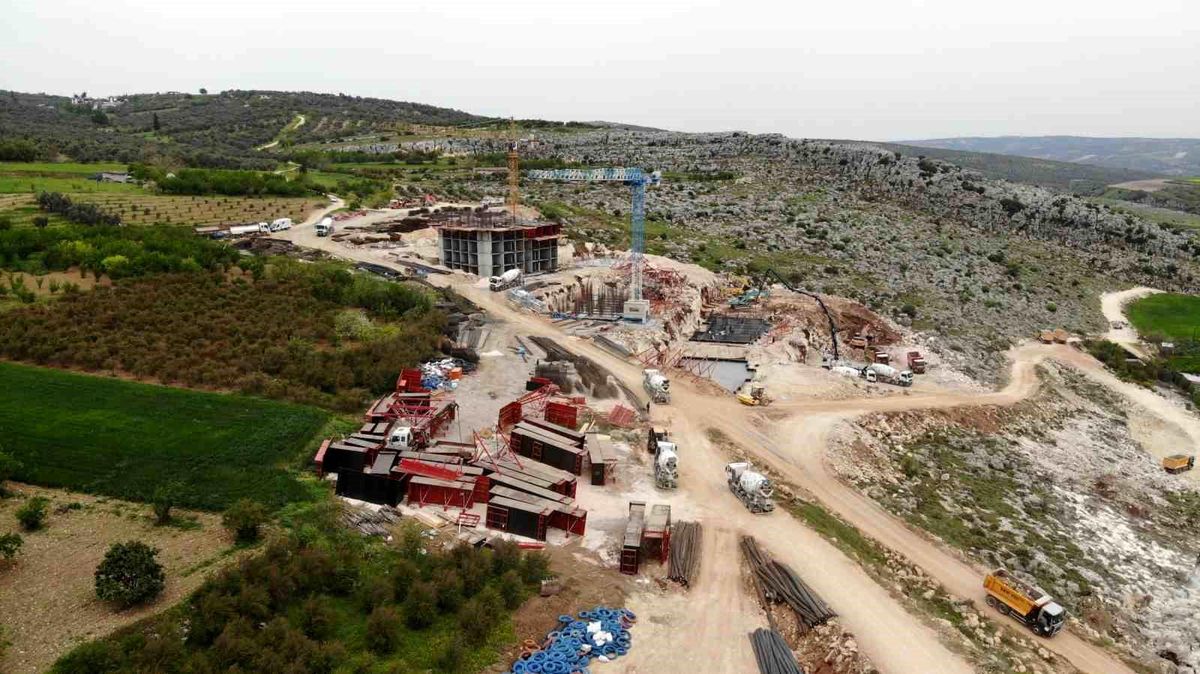 Hatay\'da deprem konutları yükseliyor