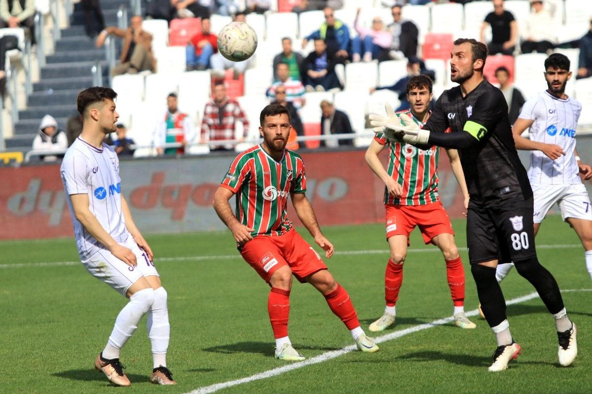 Karşıyaka\'da işler yolunda gitmiyor