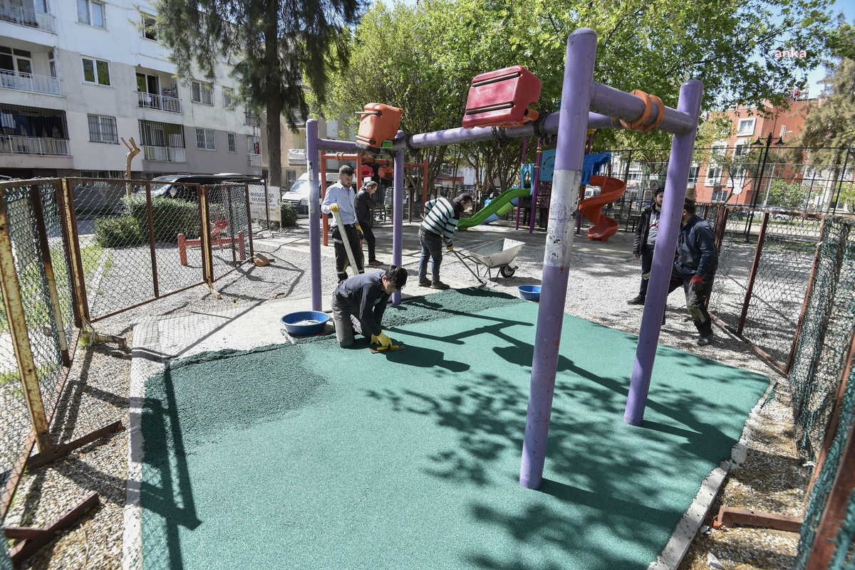 Muratpaşa Belediyesi\'nden Çocuklar İçin Parklara Esnek Zemin