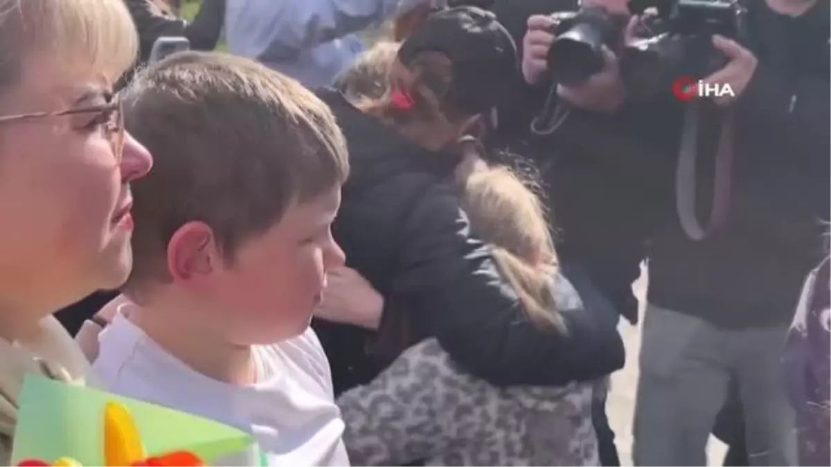 Rusya\'ya kaçırılan 31 Ukraynalı çocuk yeniden ailesine kavuştu