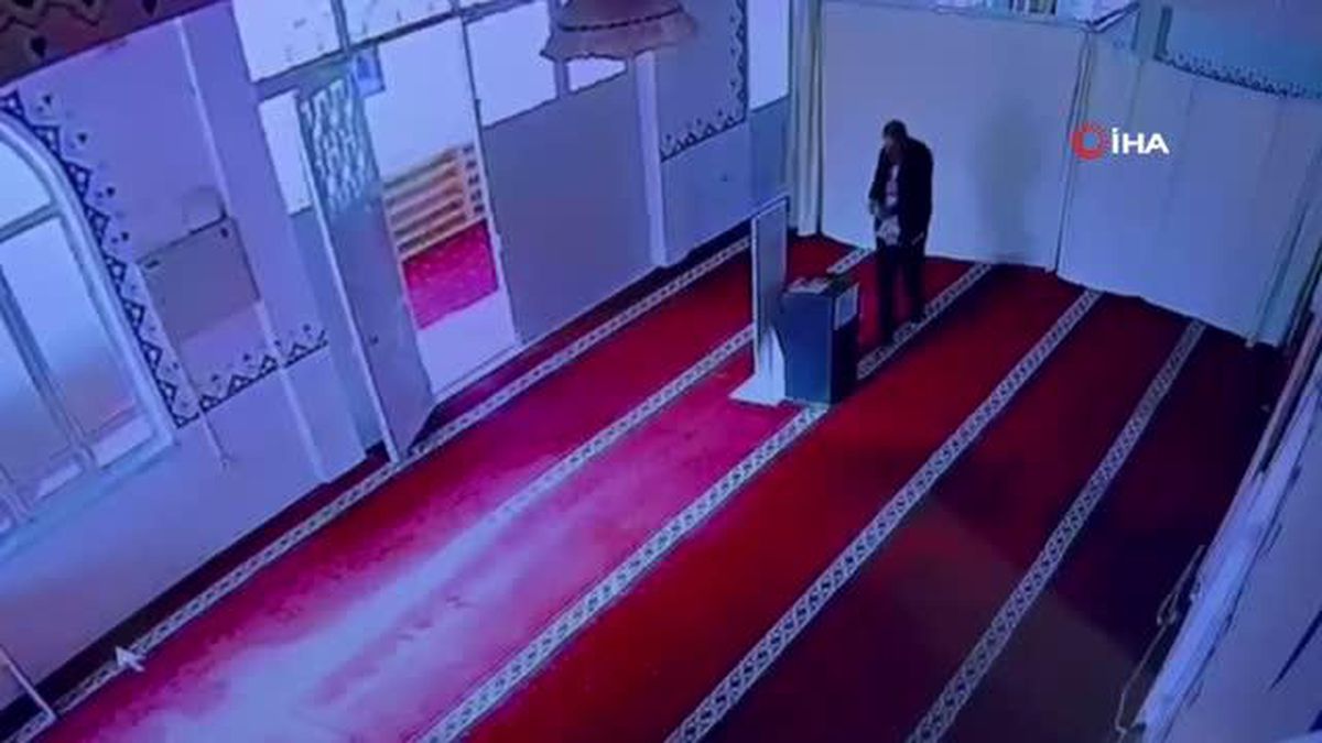 Sadaka kutusundan hırsızlık kamerada