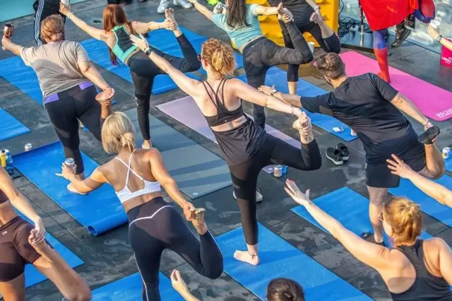 Yoga Severler Bangkok'un Zirve Noktasında Buluştu