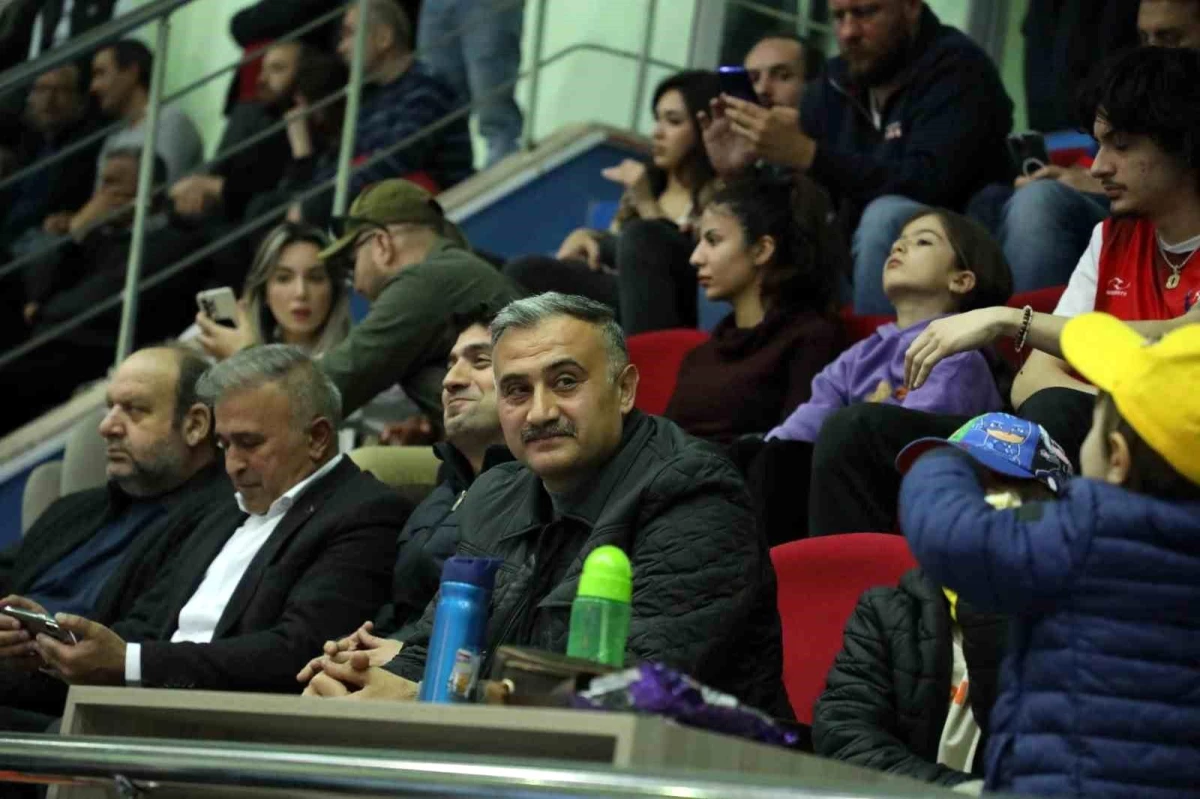 Başkan Mehmet Cabbar: "Efeler Ligi\'nde önemli tecrübeler kazandık"