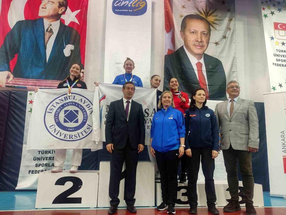 Düzce Üniversitesi\'ne 2 madalya daha