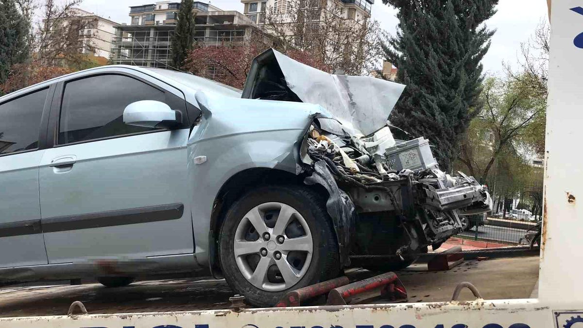 Elazığ\'da trafik kazası: 2 yaralı