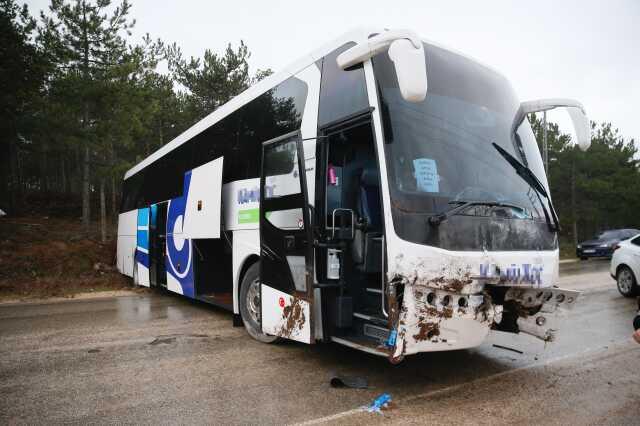 Eskişehir'de zincirleme trafik kazasında 12'si asker 14 kişi yaralandı