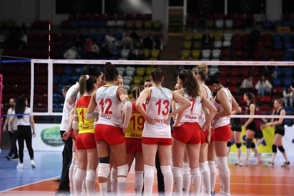 Göztepe Voleybol\'un Sultanlar Ligi hayali sona erdi