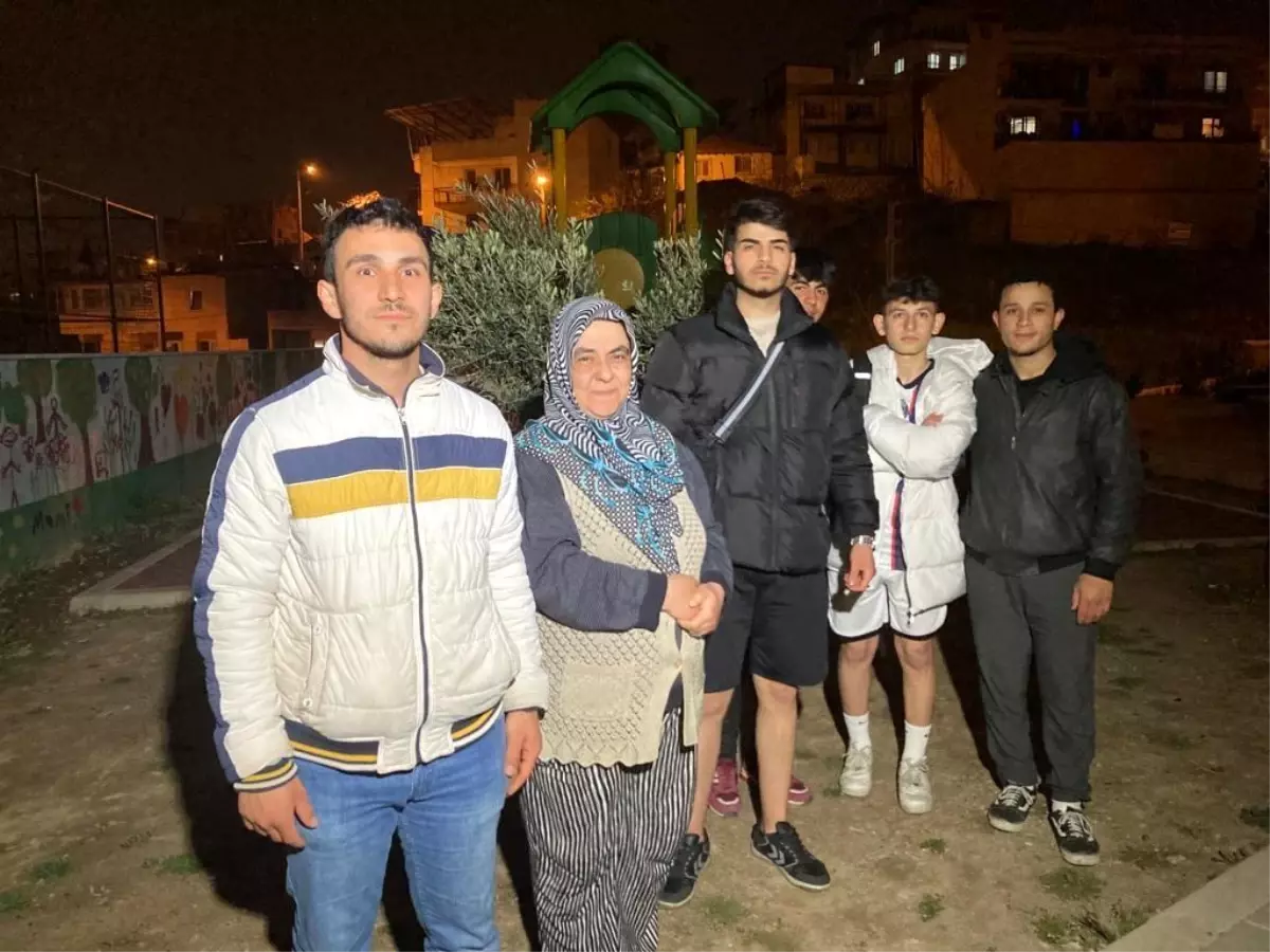 Madde bağımlılarından bıkan mahalle sakinleri parka ışıklandırma istiyor