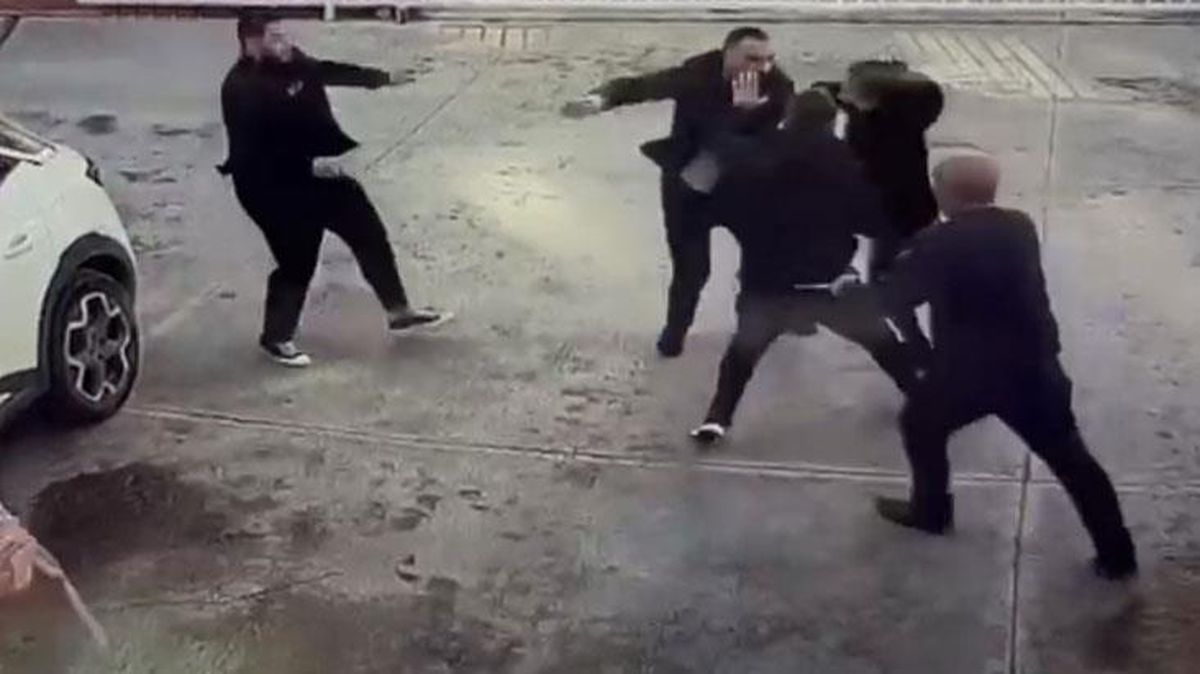 Otizmli çocuğun sesinden rahatsız olan şahıs 20 gün pusuda bekledi! Anne ve babasını kuytu köşede darbetti