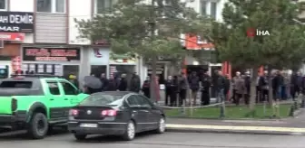 Piyasaya göre uygun satılınca uzun kuyruklar oluştu