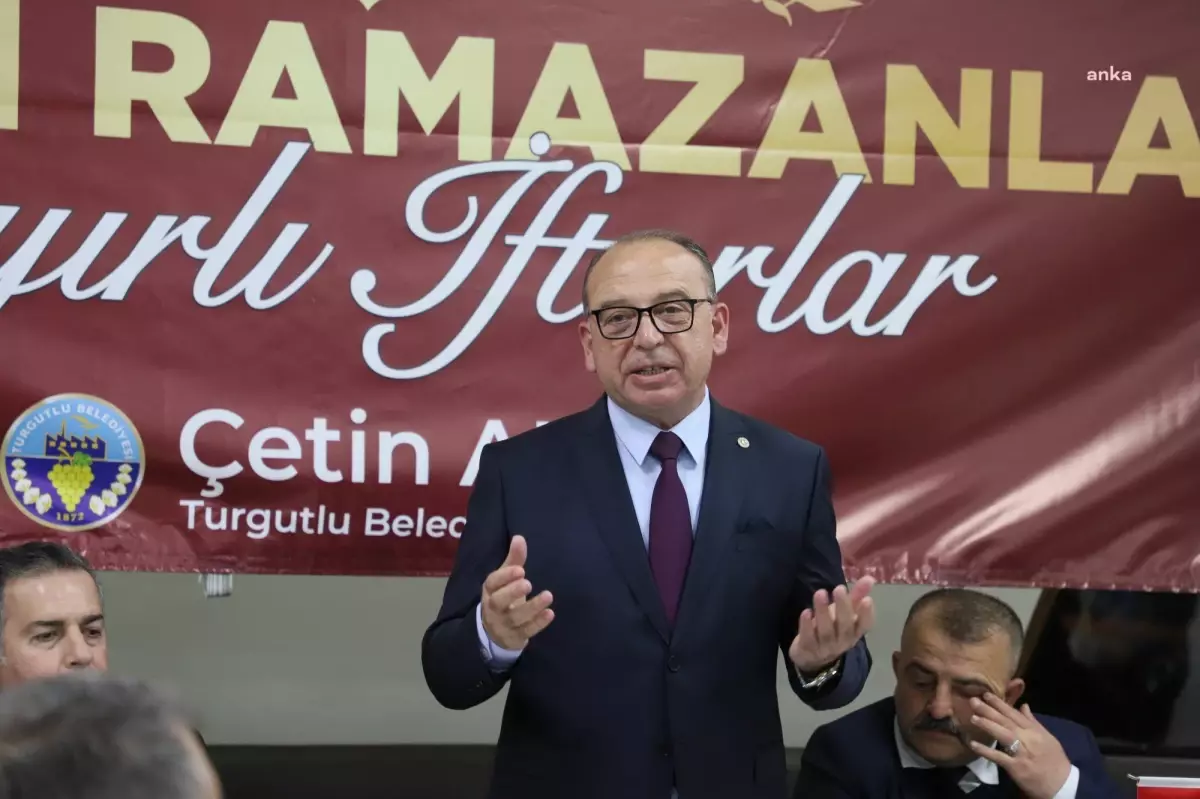 Turgutlu Belediye Başkanı Çetin Akın, Şehit ve Gazi Ailelerini İftarda Ağırladı