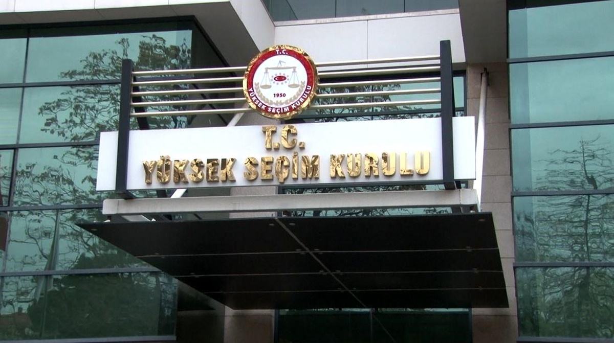 YSK\'da 26 partinin aday listesinin incelenme işlemlerine devam ediliyor