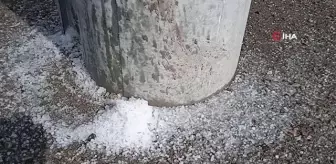 Afyonkarahisar'da aniden bastıran dolu yağışı hayatı olumsuz etkiledi