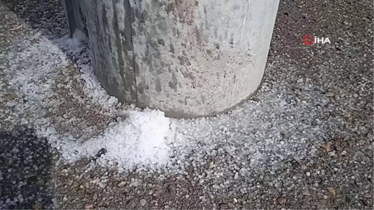 Afyonkarahisar'da aniden bastıran dolu yağışı hayatı olumsuz etkiledi