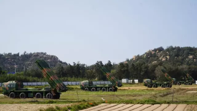 Çin Halk Kurtuluş Ordusu'nun Taiwan Adası Çevresindeki Muharebe Hazırlık Tatbikatından Kareler