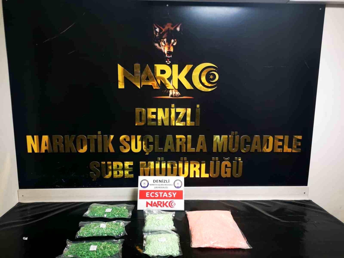 Denizli\'de 9 zehir taciri tutuklandı