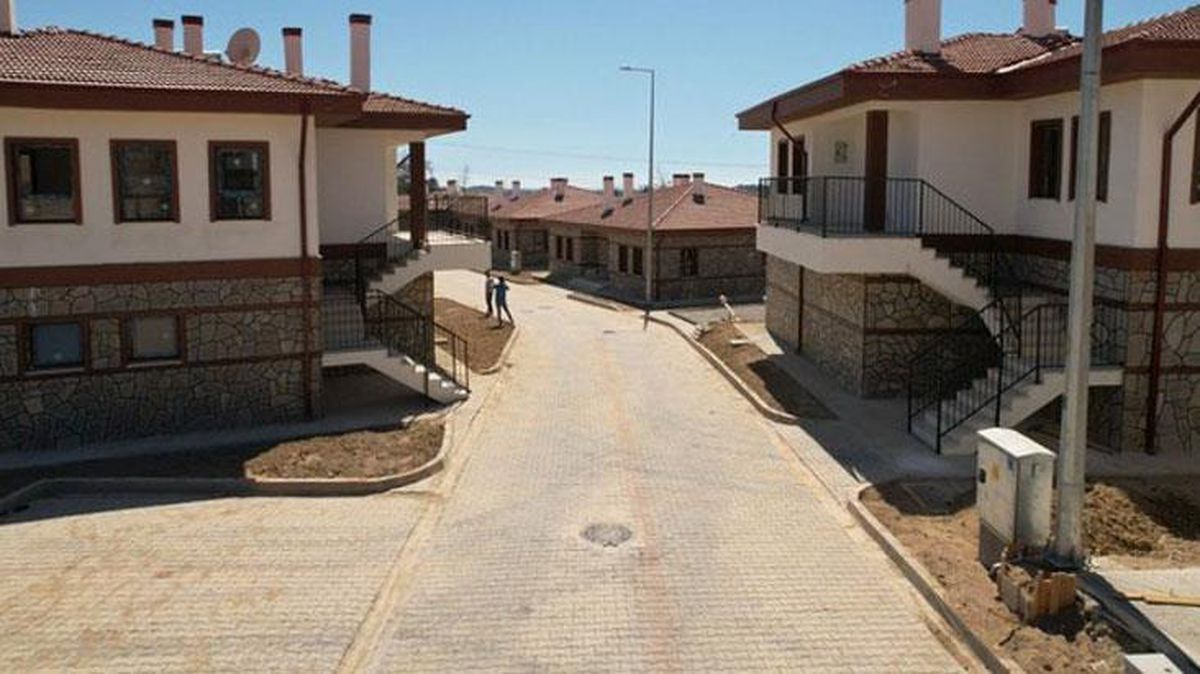 Fotoğrafın deprem bölgesinde yapılan konutlara ait olduğu iddiası