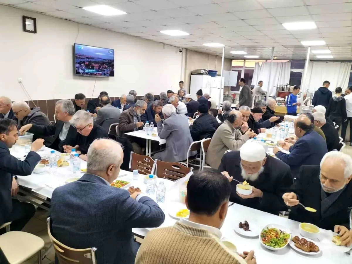 Gediz\'de Müftülük emekli din görevlileri için iftar programı düzenlendi