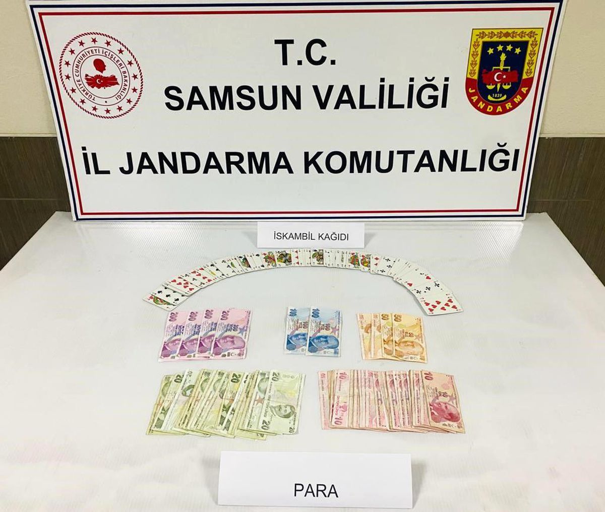Jandarmadan kumar operasyonu: 1\'i muhtar 7 kişiye 28 bin 385 lira para cezası