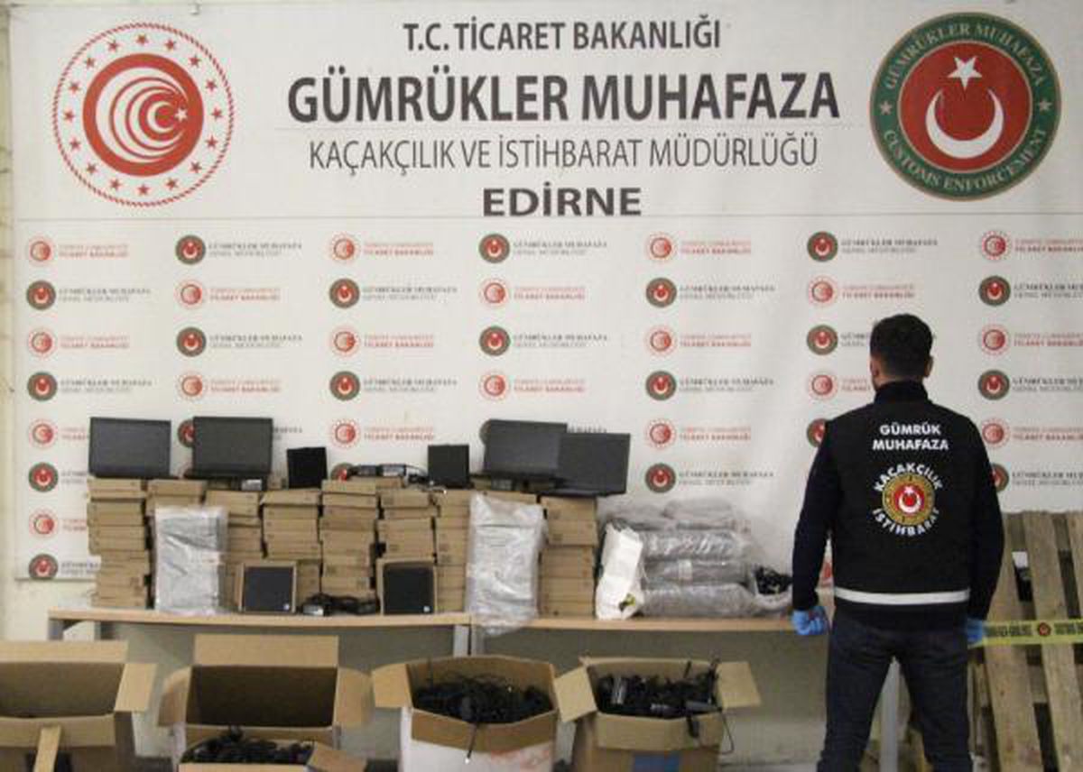 Kapıkule\'de 3 milyon 750 bin TL değerinde kaçak bilgisayar ele geçirildi