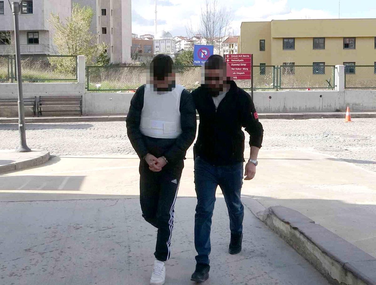 Kastamonu'da 1 kişinin öldüğü silahlı kavgayla ilgili 2 zanlı adliyeye sevk edildi