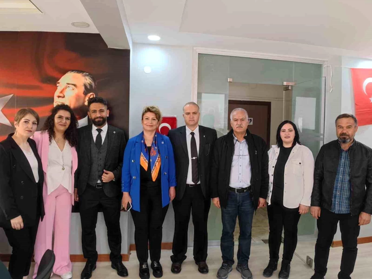 Kırşehir\'in ilk kadın milletvekili adayı seçim başlangıcını yaptı