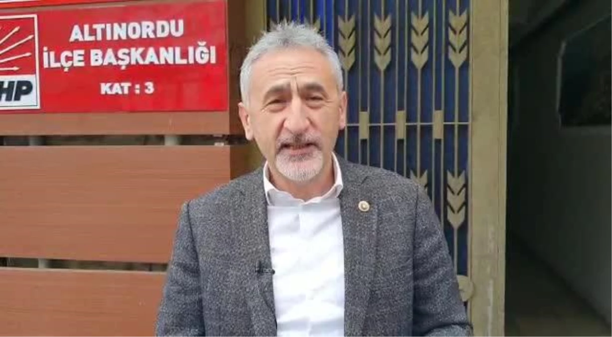 Mustafa Adıgüzel: "Ak Parti\'nin Bir İl Başkanının Bile Cumhurbaşkanı\'na Ancak Sosyal Medyadan Ulaşabildiğinin Kanıtıdır Bu"