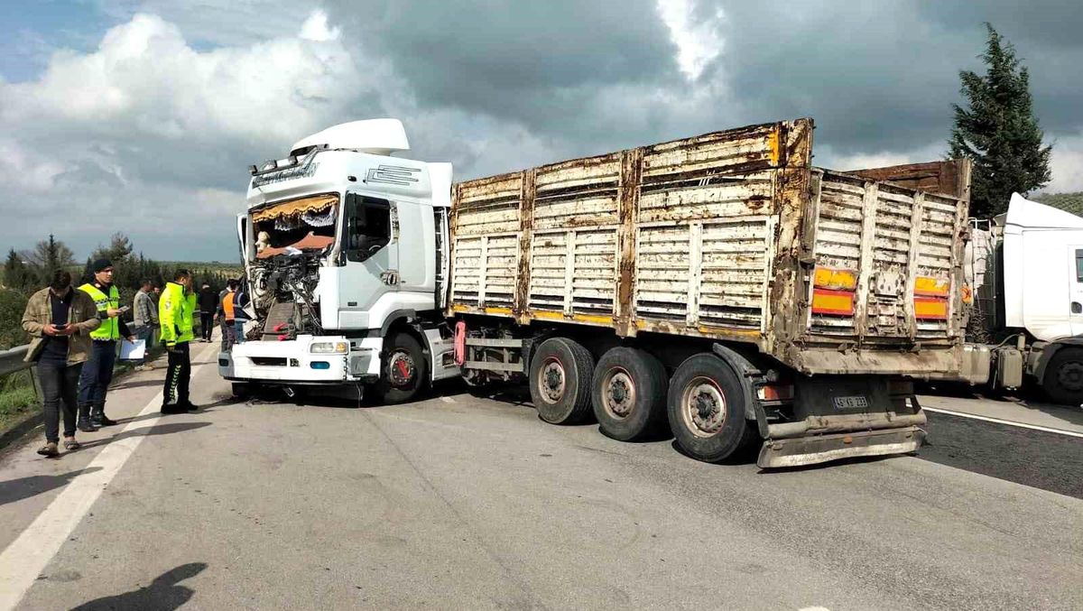 Osmaniye'de 3 tır kazaya karıştı: 2 yaralı