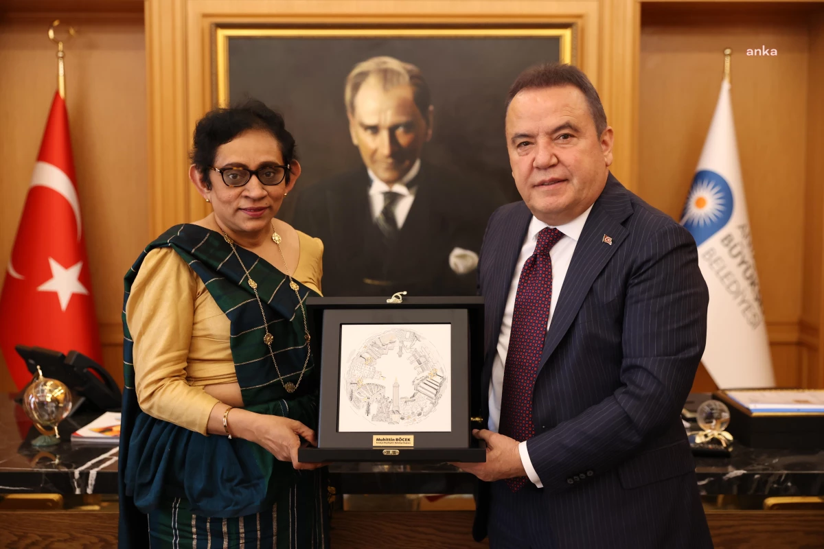 Sri Lanka Ankara Büyükelçisi\'nden Antalya Büyükşehir Belediye Başkanı Böcek\'e Ziyaret
