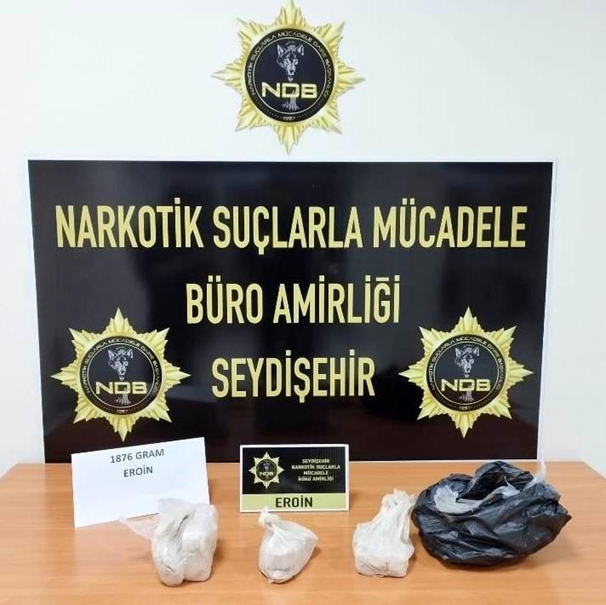Şüphe üzerine durdurulan aracın koltuğuna gizlenmiş eroin ele geçirildi