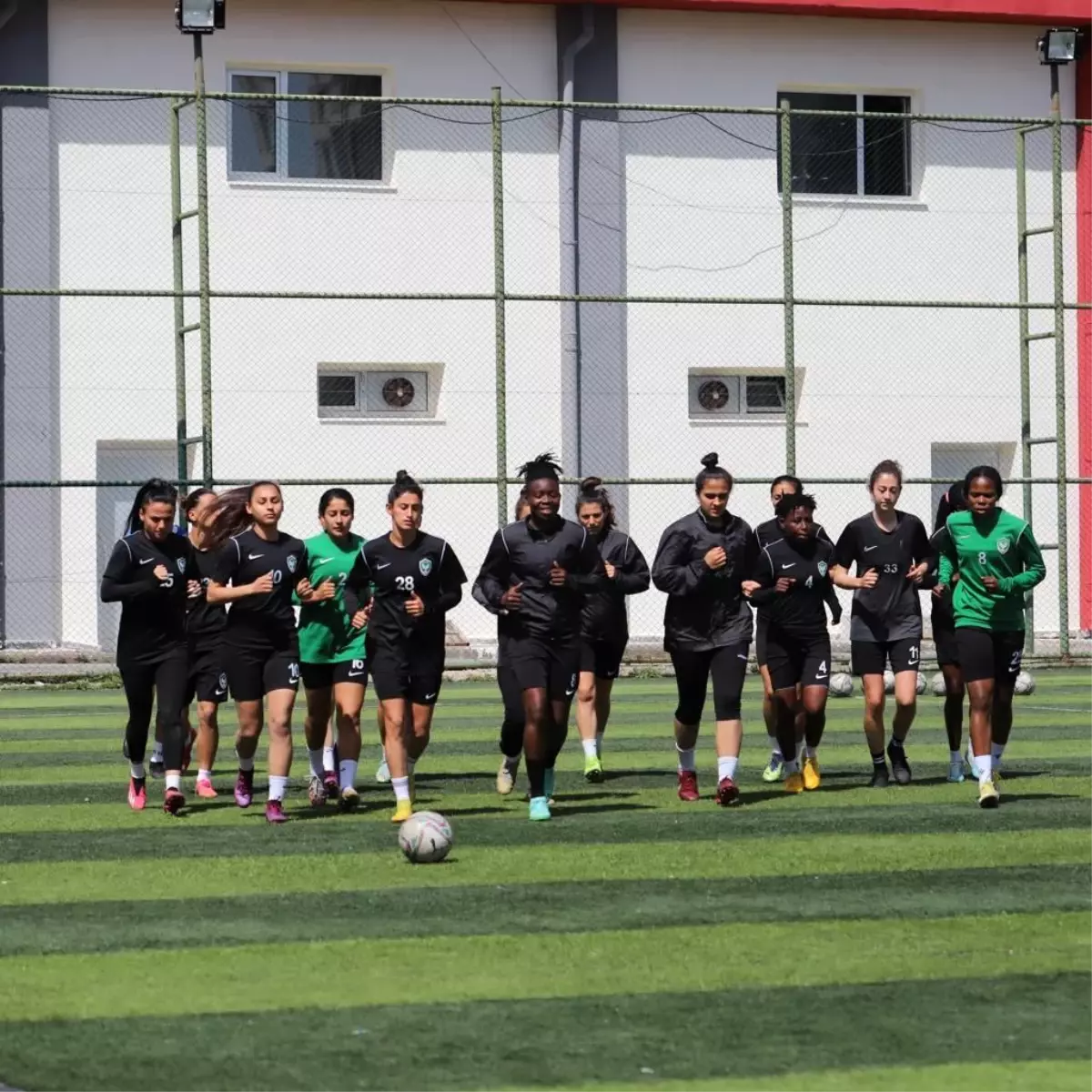 Amedspor Kadın Futbol takımının maç hazırlıkları devam ediyor