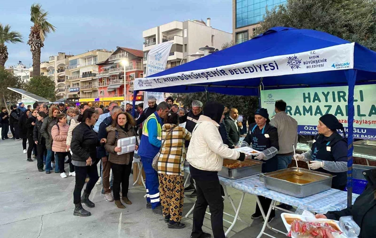 Aydın Büyükşehir Belediyesi iftar sofralarında vatandaşlarla buluşmayı sürdürüyor
