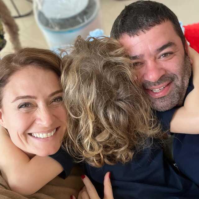 Ceyda Düvenci, 8 yıllık eşi Bülent Şakrak'la boşanacağı iddiasını yalanladı: Gayet mutluyuz