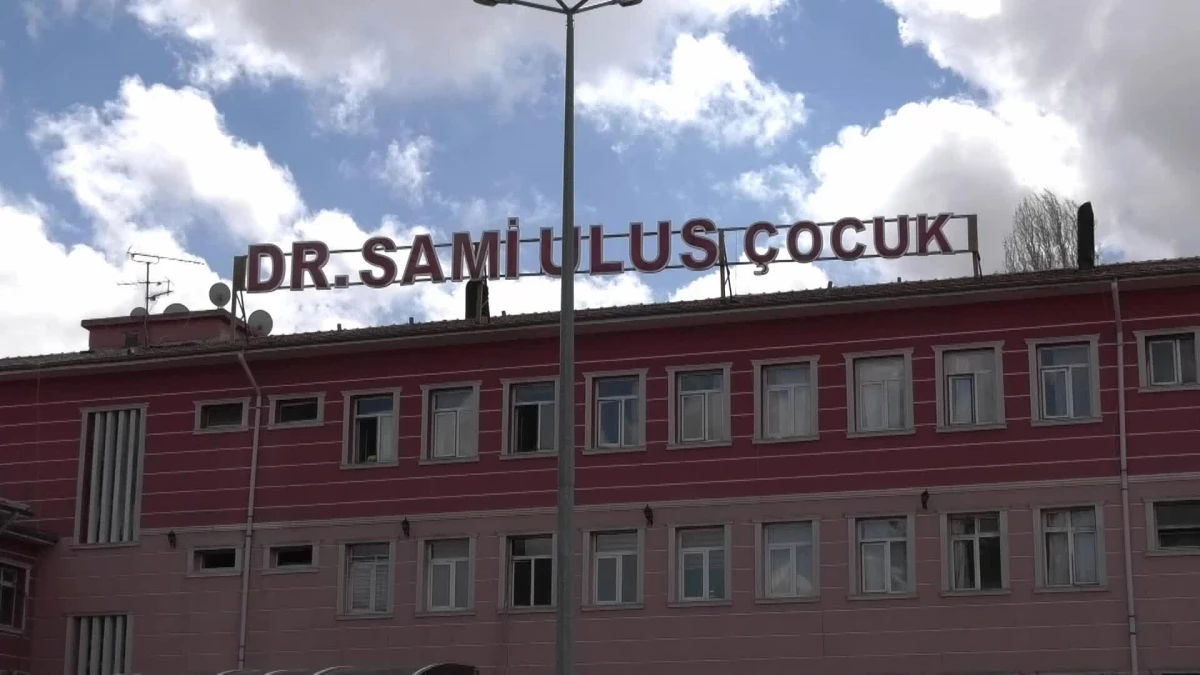 Hastanemi Açın Platformu, Sami Ulus Hastanesi\'nin Yıkılmak İstenmesine Tepki Gösterdi: "Bize Sorun. Biz Halkız, İstemiyoruz Kapatılmasını"