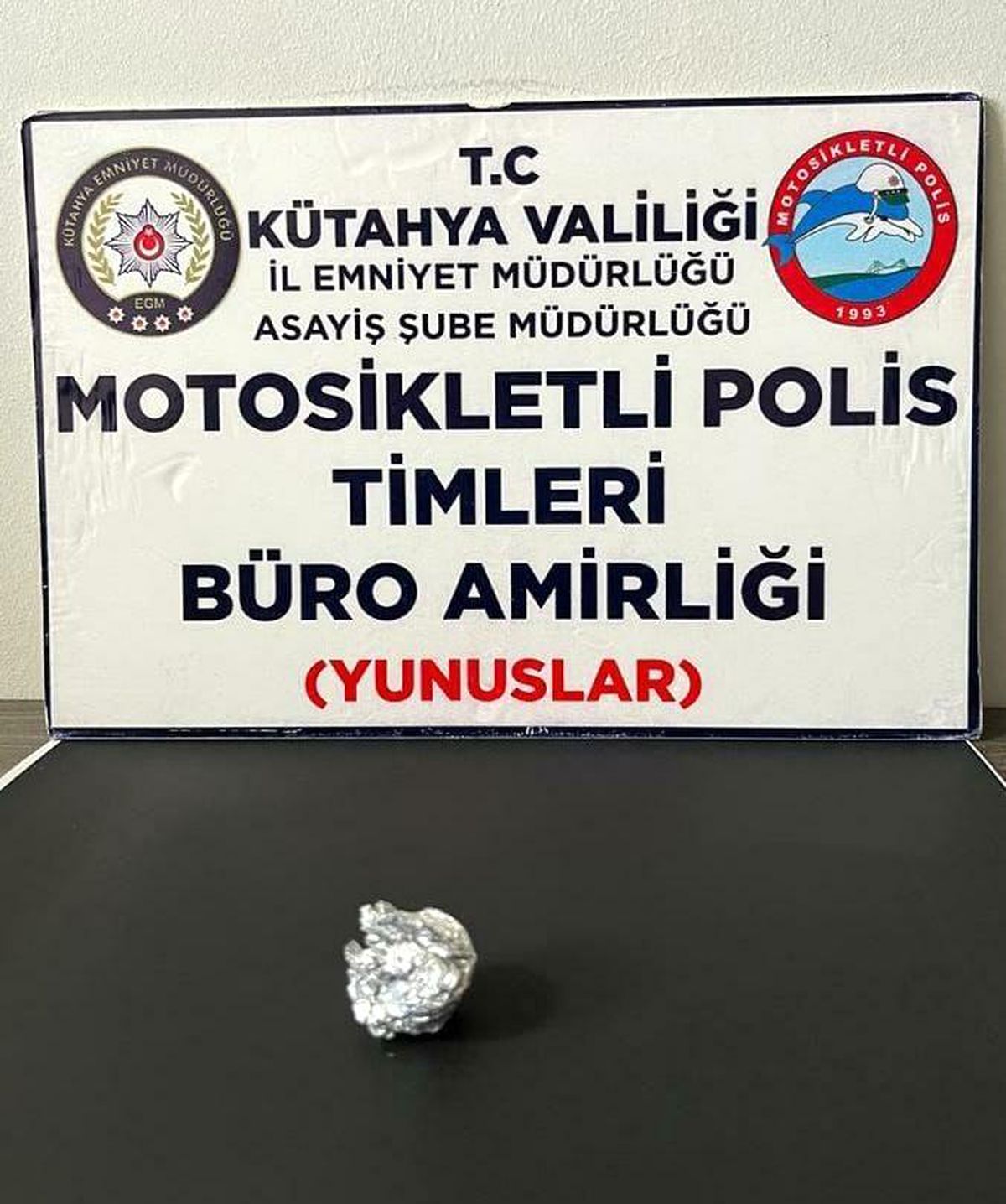 Kütahya\'da yoklama kaçağı şahsın üzerinde uyuşturucu bulundu