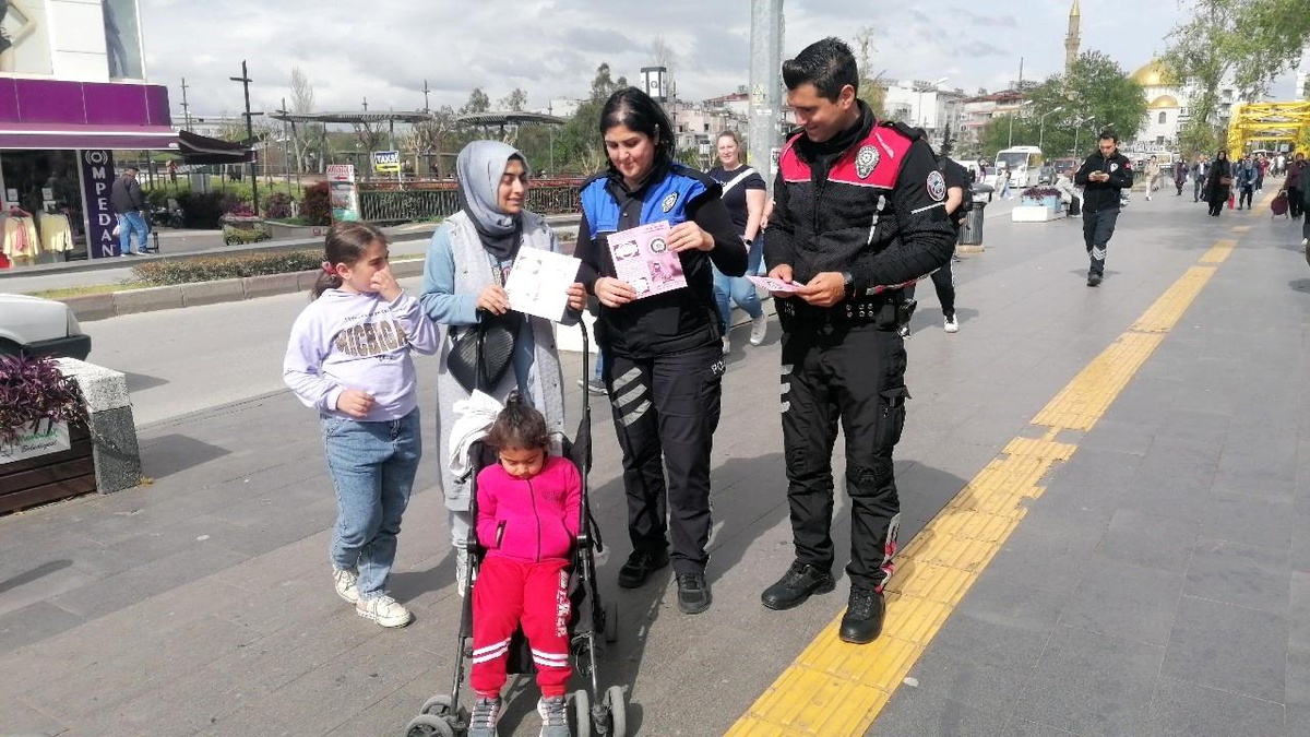 Manavgat\'ta polisten KADES bilgilendirmesi