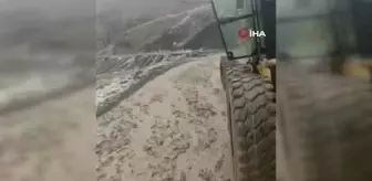 Siirt'te sağanak heyelana neden oldu