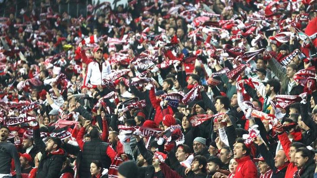 Son Dakika: TFF 1. Lig'de lider Samsunspor, bitime 6 hafta kala Süper Lig'e çıkmayı garantiledi