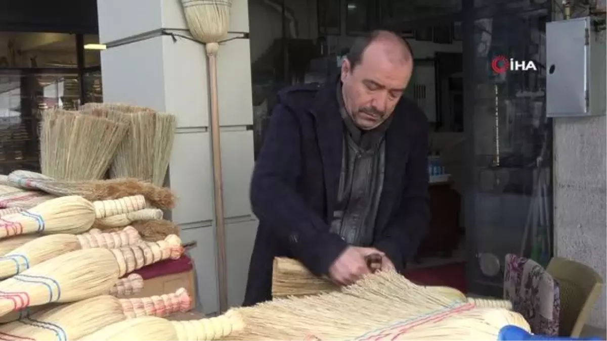 Son teknoloji robot süpürgelerin asırlık rakibi direniyor