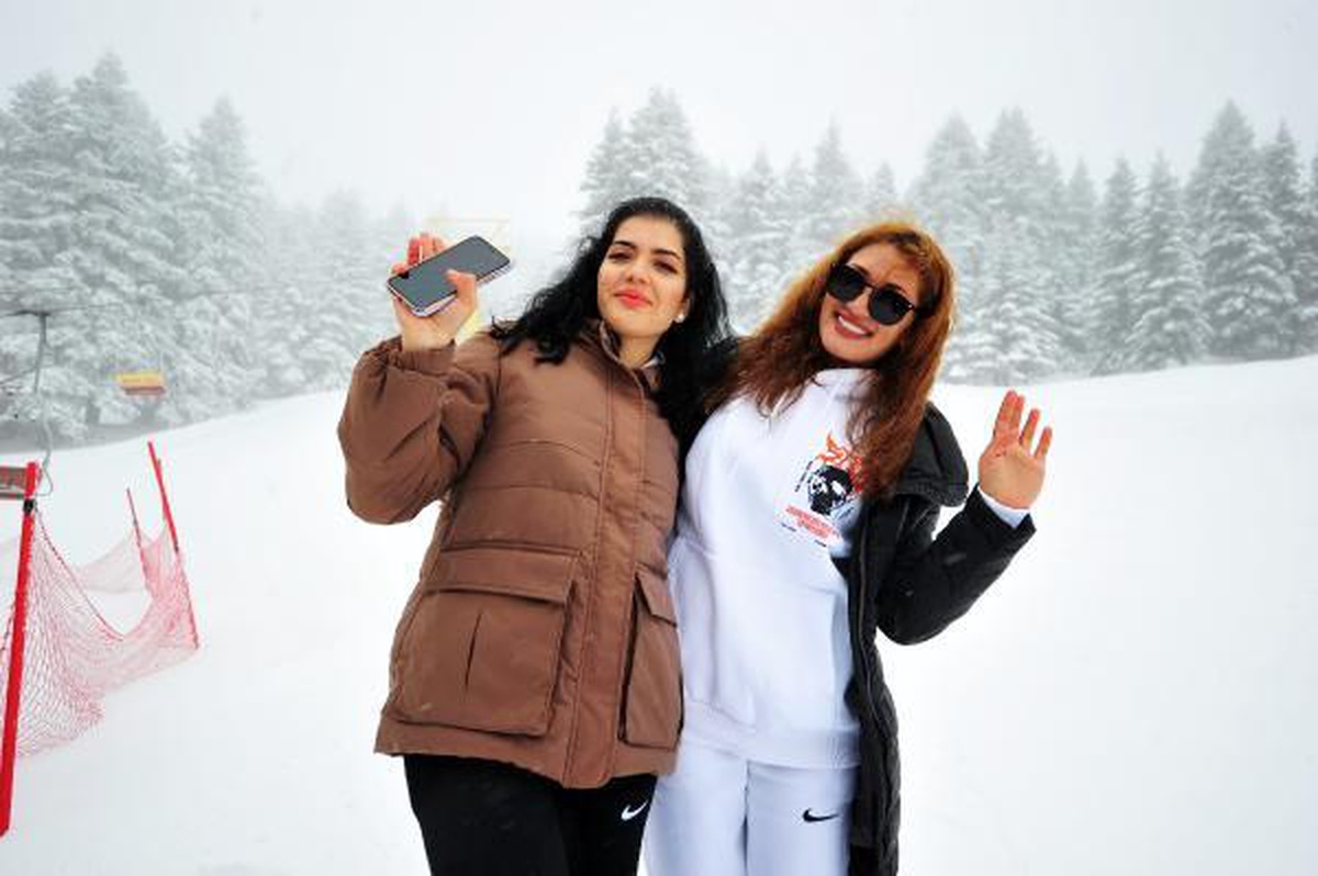 Uludağ\'da Nisan Ayında Kar Yağışı