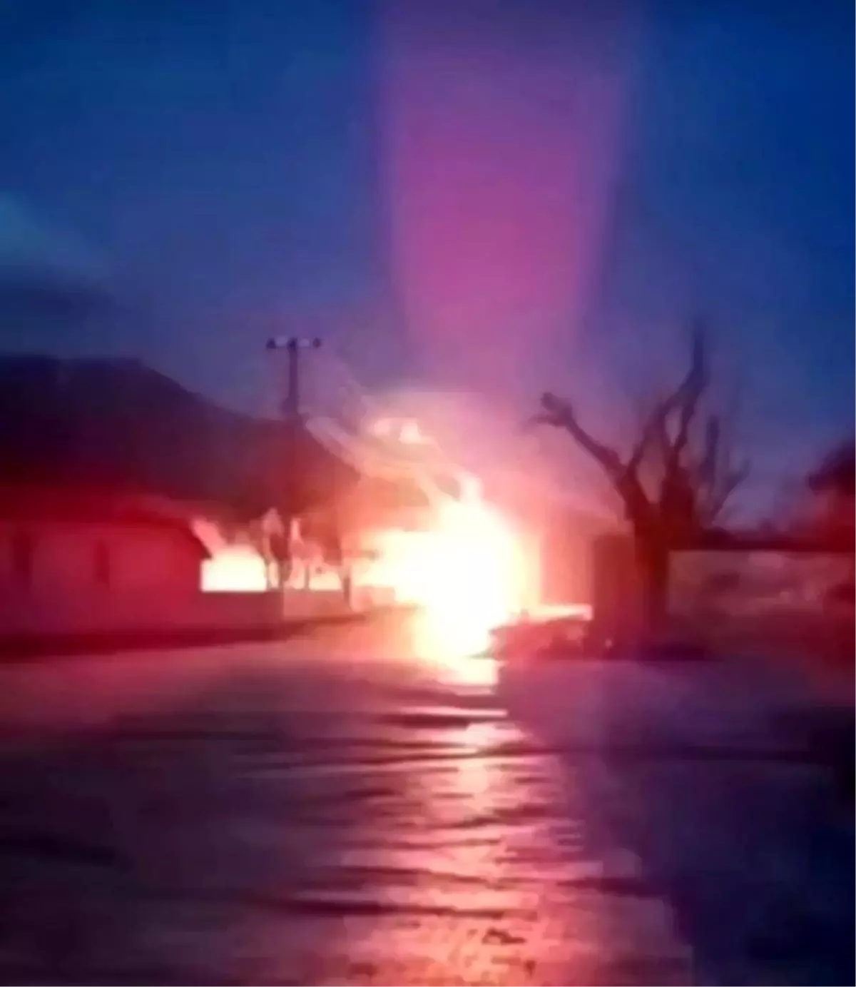 Van\'da elektrik trafosu patladı