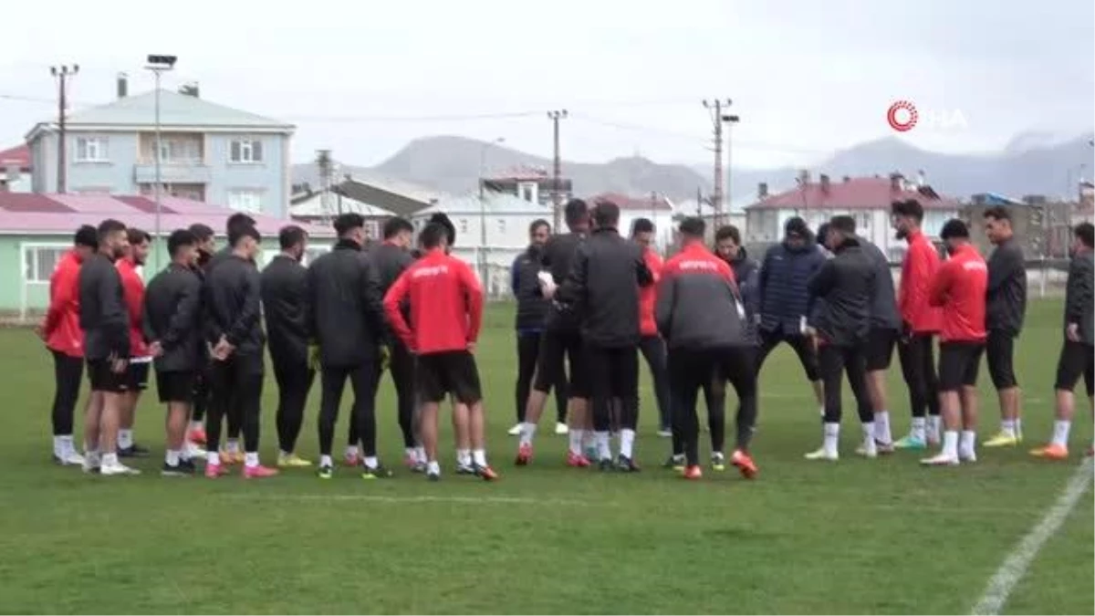 Vanspor FK kalecisi Haydar Yılmaz, Şenol Güneş\'in rekorunu kırdı