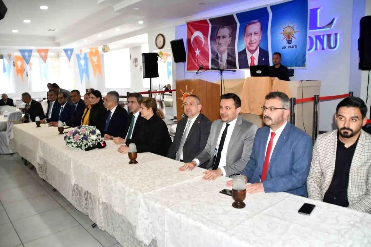 AK Parti Söke\'de Aydın milletvekili adaylarını tanıttı