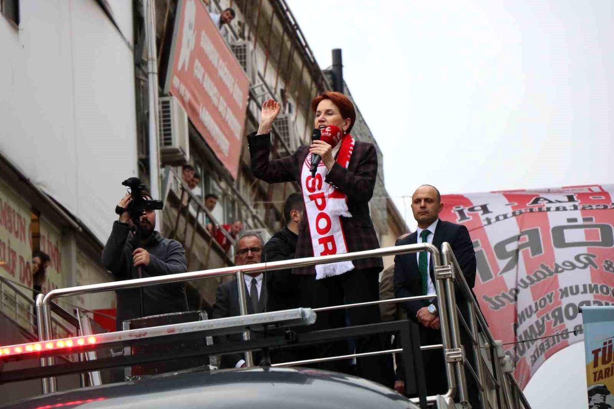 Akşener, AK Parti\'lilerden oy istedi, Kılıçdaroğlu\'nu 15. cumhurbaşkanı ilan etti