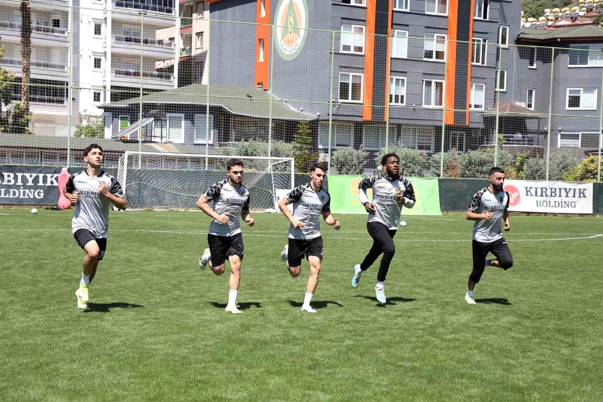 Alanyaspor, Akdeniz derbisi için hazırlıklarını tamamladı