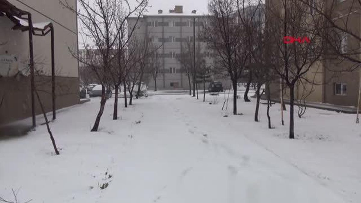 BİTLİS'E KAR YAĞDI