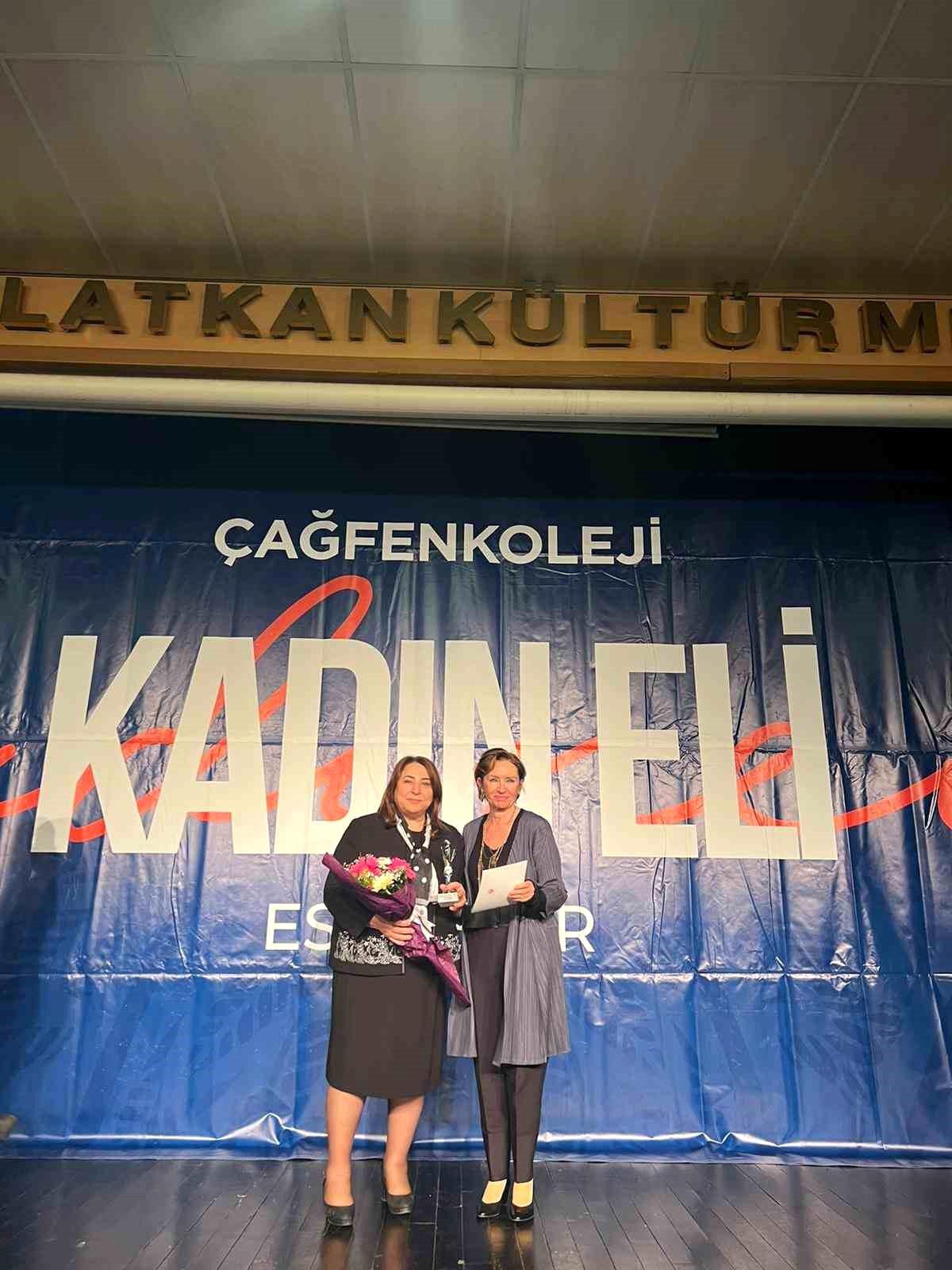 Çağfen Koleji "Kadın Eli" plaketleri sahiplerini buldu