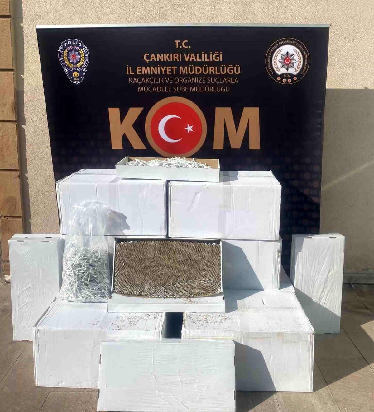 Çankırı\'da 18 bin içi doldurulmuş kaçak makaron ele geçildi