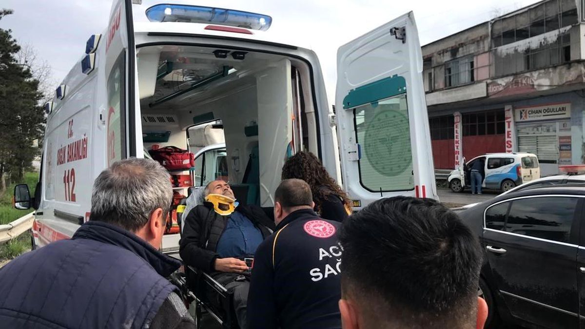 D-100'de iki otomobil çarpıştı: 1 yaralı