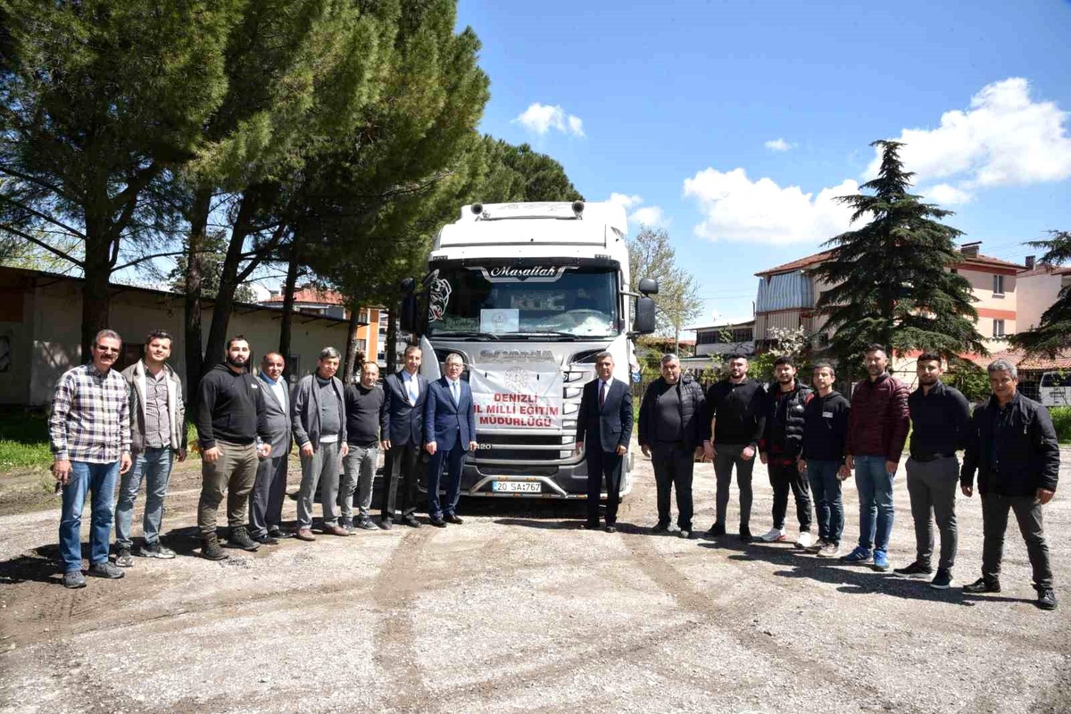 Denizli\'nin depremin yıktığı Hatay\'a yardımları sürüyor